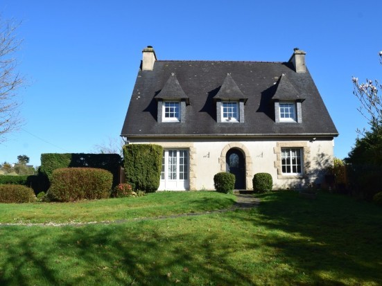 Maison 7 Pièces 29270 Carhaix-Plouguer